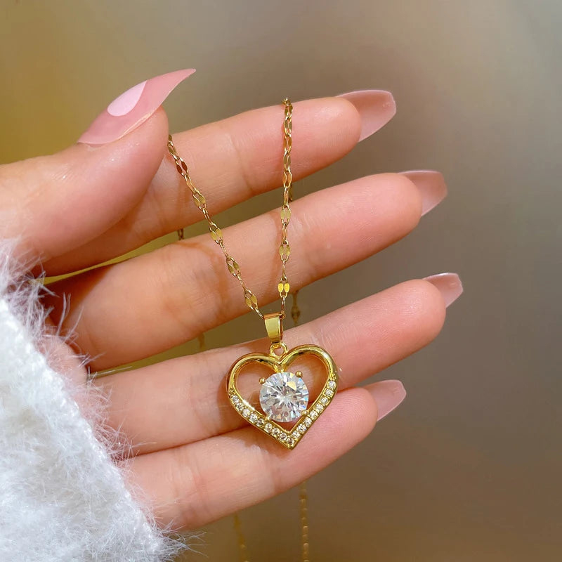 Artificial Gems Heart Pendant Necklace - Diachris